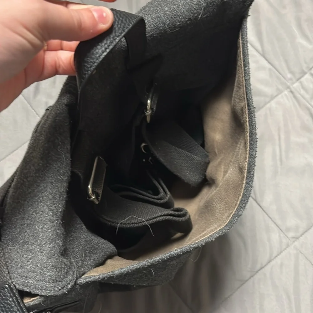POTTERY BARN GRAY ESSEX FELT MESSENGER BACKPACK BAG